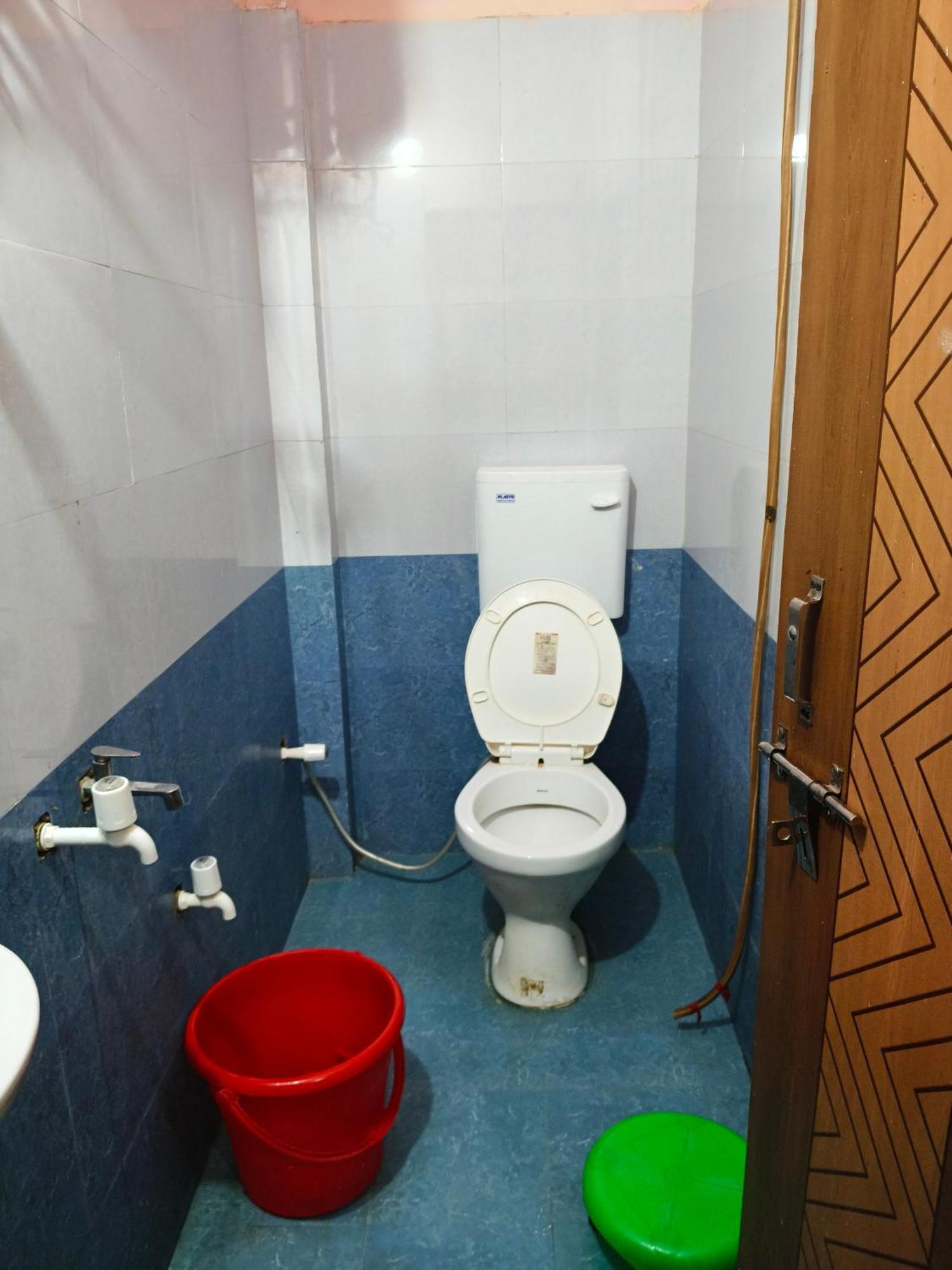 Rameshwar Dham Andhra Bhavan Naimisharanya Екстериор снимка